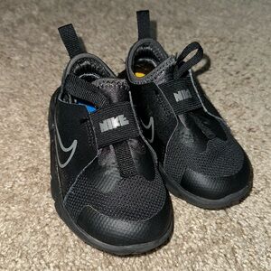 Toddlers Flex Runner.